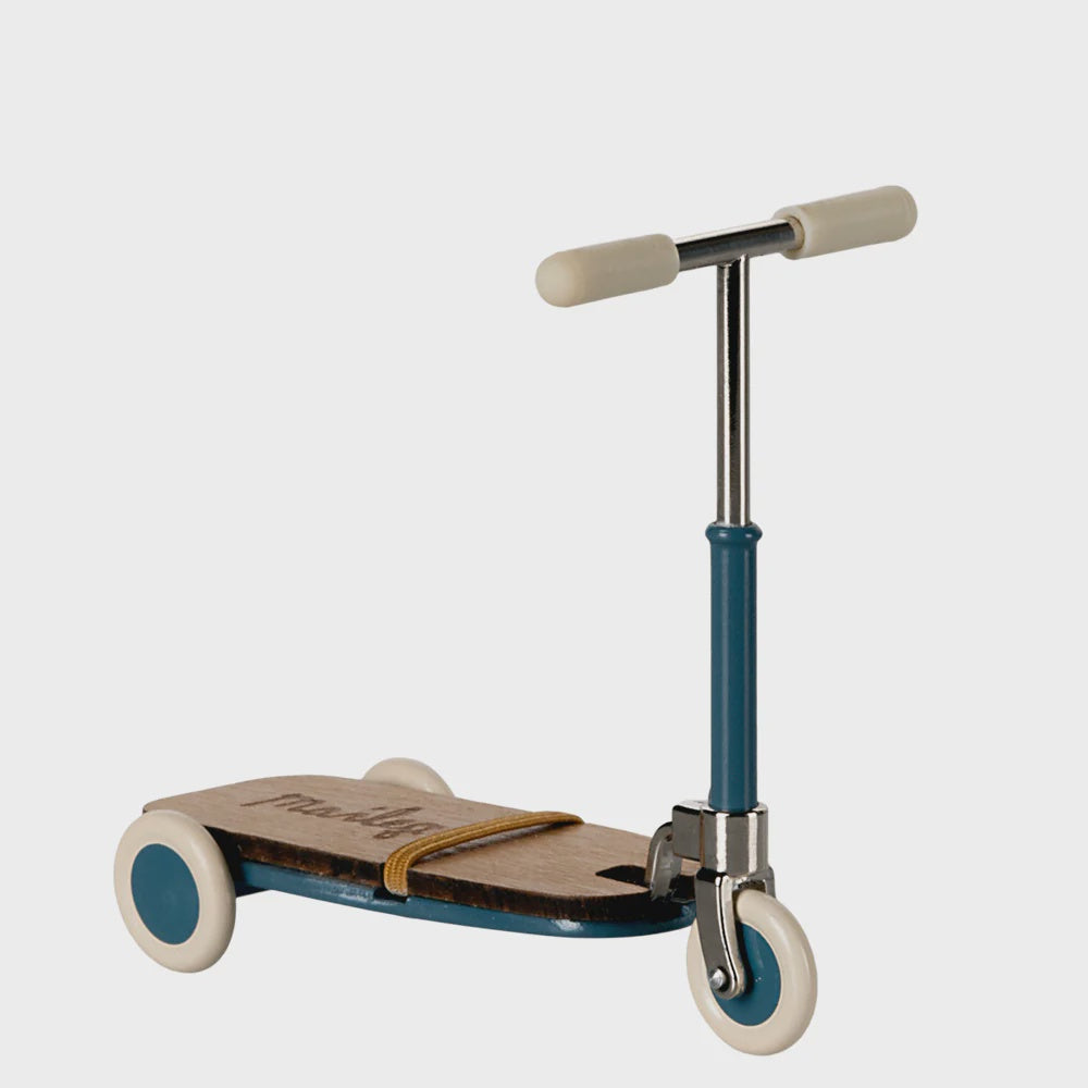 Maileg Kick board Scooter Mouse Blue