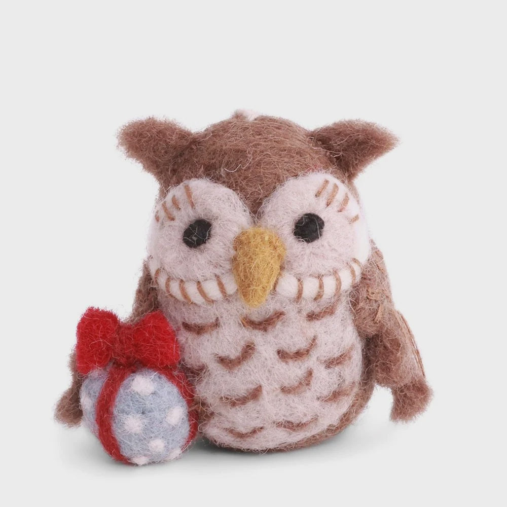 Owl with gift felt decoration